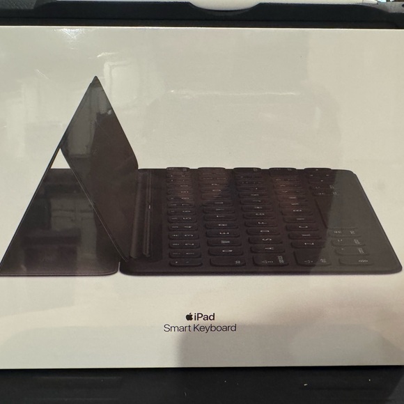 Apple iPad Smart Keyboard - Dark Gray - Picture 1 of 2